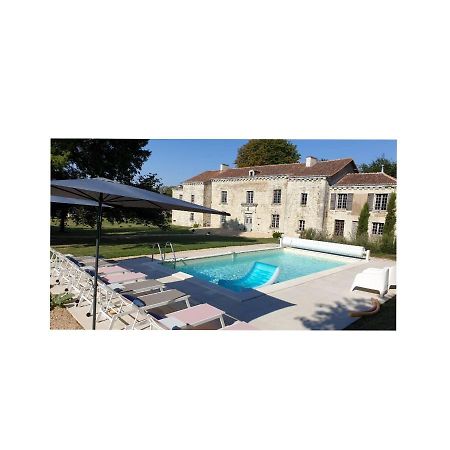 Domaine De Bourgville Monts-sur-Guesnes Esterno foto