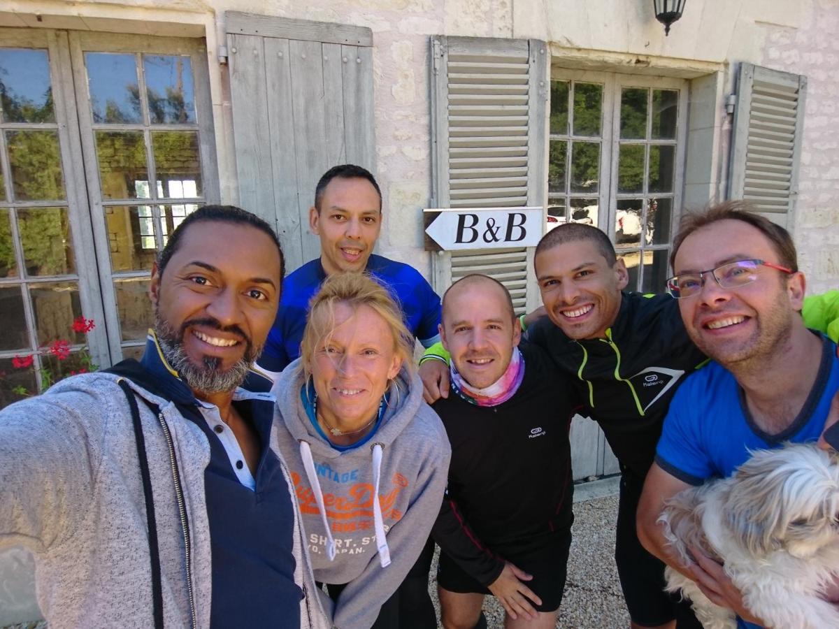 Domaine De Bourgville Monts-sur-Guesnes Esterno foto